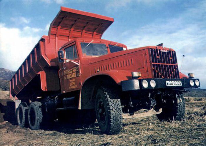 "KrAZ-256" - "onbemande" kiepwagen