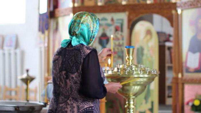 hoe je je in de zomer moet kleden in een kerk voor een vrouw