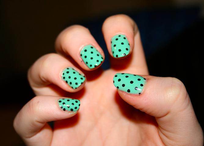 Stijlvolle manicure mint (foto)