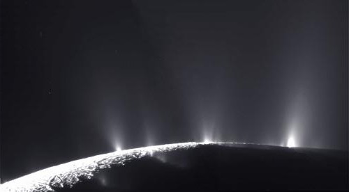 Satellieten van Saturnus: Enceladus. Is er leven op Enceladus