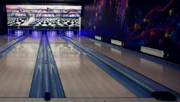 bowlen op het dak van Petrozavodsk 