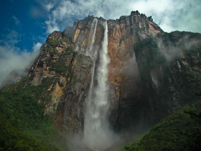 Waar is de Angel Falls. De hoogte en coördineert