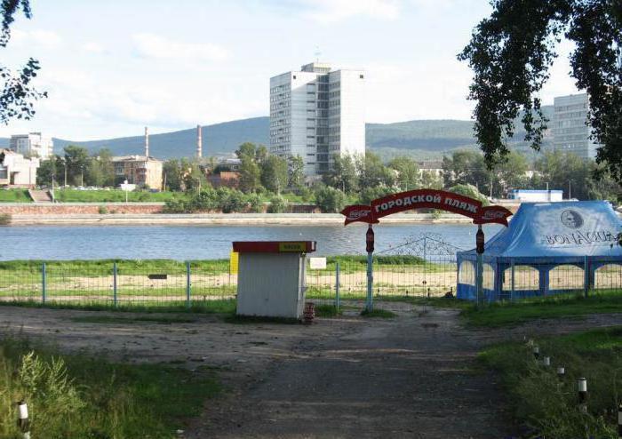 Het strand in Krasnojarsk. Waar te ontspannen in de zomer?