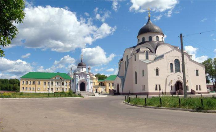 Resurrection Cathedral (Tver): architecturale elementen, geschiedenis, beoordelingen