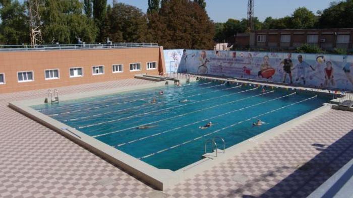 Zwembaden in Rostov aan de Don: beschrijving, contacten en contacten