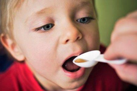 Honing met een radijs van een hoest voor kinderen. Voorbereiding, toepassing, feedback